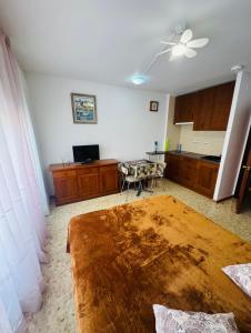 Confortable piso con 2 piscinas cerca de la playa