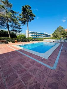 Confortable piso con 2 piscinas cerca de la playa