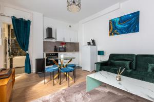 Two room apartment - centre historique
