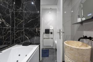 Two room apartment - centre historique