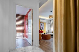 Stylish Boho 1BR Steps from Trendy Tomtom