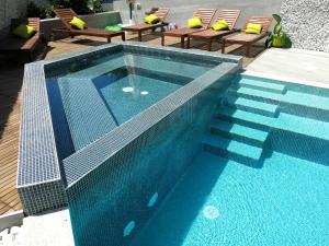 Lara Rose apartment shared pool