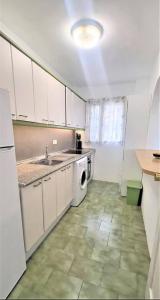 CYV Simple living near beach w pool in Fuengirola