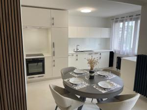 Annecy, depuis la gare, tout à pied avec garage!!