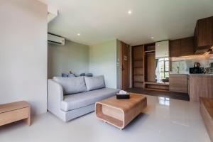 Stylish Beachfront 2BR Flat