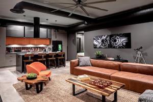 Sundial by Fieldtrip Modern Luxury with Hot Tub Mountain Views