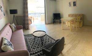 Kate Apartmentacross the marina