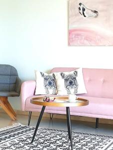 Kate Apartmentacross the marina