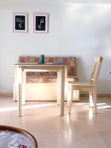 Kate Apartmentacross the marina