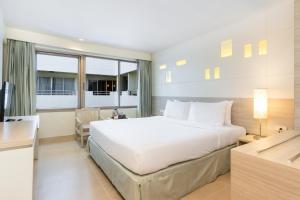 Sunshine Hotel & Residences