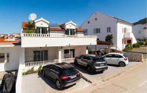 1 Bedroom Nice Apartment In Hvar 