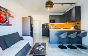 1 Bedroom Nice Apartment In Hvar 