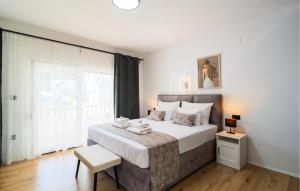 1 Bedroom Nice Apartment In Hvar 