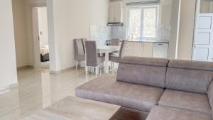 Apartments Seaview Estate Radovic