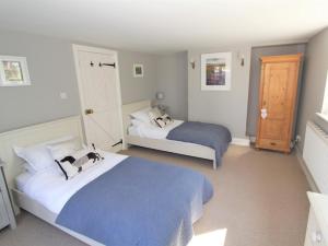 4 Bed in Ningwood IC048