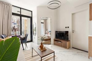 Silkhaus Vacation Homes Sunlit 1BDR Stay Near Al Maryah Island