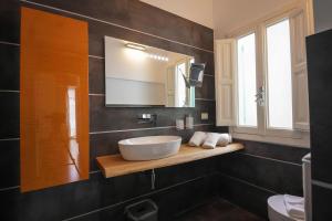 Tittas Cocoon by MONHOLIDAY