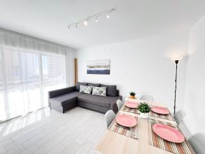 NUEVO, a 70 metros de la playa y con vistas al mar