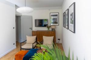 Black Door Apartment