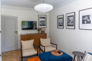 Black Door Apartment