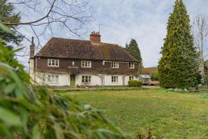 Water Farm House by Keepers Cottages