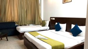 hotel leela stay