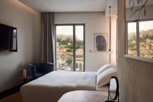 Deluxe Double Room with Acropolis View room in A for Athens