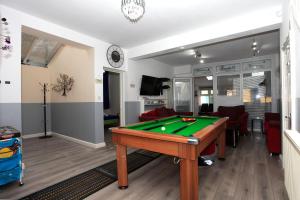 Luxury Hot Tub Entertainment Room Central Park