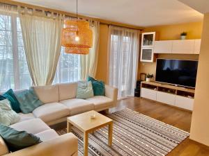 Modern Villa with Garden in Evksinograd, Varna by Flat manаger