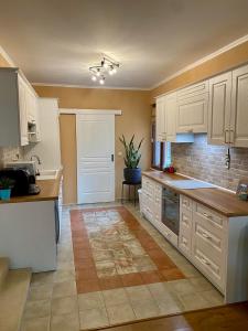 Modern Villa with Garden in Evksinograd, Varna by Flat manаger