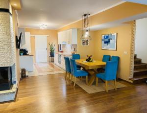 Modern Villa with Garden in Evksinograd, Varna by Flat manаger