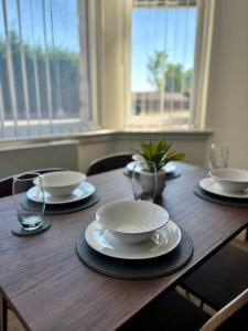 The Failsworth Collection - Stylish Apartments with Free Parking