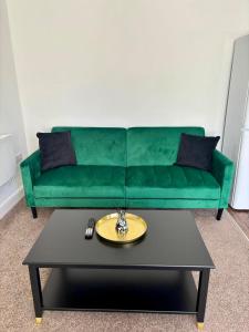 The Failsworth Collection - Stylish Apartments with Free Parking