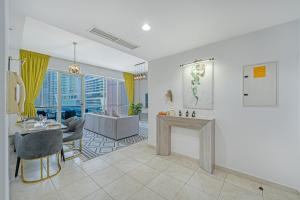 Full Sea View in Dubai Marina - Balcony & Pool