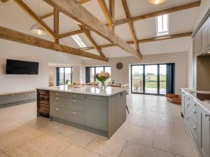 4 Bed in Bedale 80704