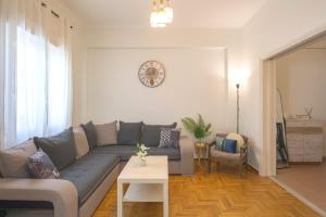 Spacious Sunny Apartment