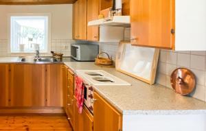 2 Bedroom Cozy Home In Oskarshamn