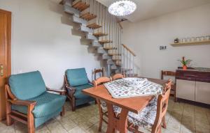 Stunning Apartment In Piano Di Gioviano