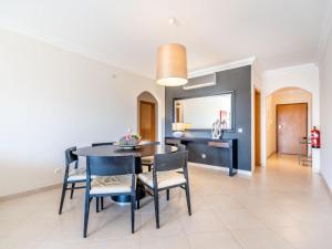 Praia Village Vilamoura, pool and private parking