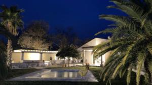 Sejours a la campagne Suite climatisee dans Mas avec Piscine : photos des chambres