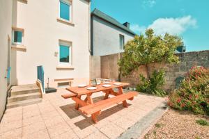 Maisons de vacances Maison pour 8 dans le centre de Plouguerneau : Maison de Vacances