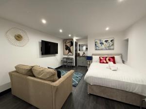 Snuggle Cove Apartments- Walton Road