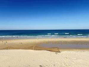 Villa ensoleillée avec terrasse près de la plage - FR-1-831-11