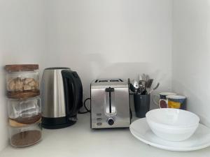 Cosy Cabin - Heart of Beckenham