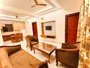 HILLS CROWN Key Shree Bhawan