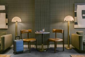 sonder by marriott bonvoy the plymouth apartments loop