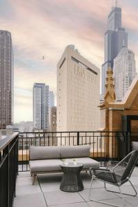 sonder by marriott bonvoy the plymouth apartments loop