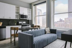 sonder by marriott bonvoy the plymouth apartments loop