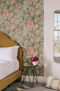 Thistle Suites Royal Garden