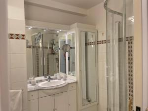 Palais Florentin - Prime location -150m Casino gardens - Panoramic Sea View - Large Terrace - Parking